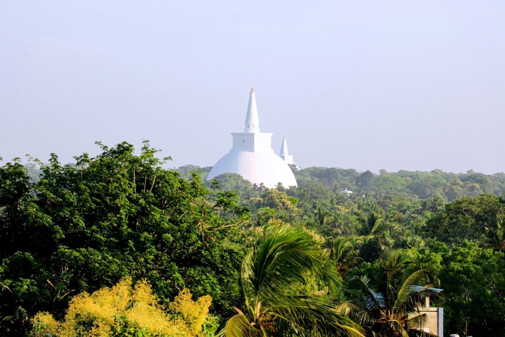 Kanola Luxury Hotel Anuradhapura Exterior photo